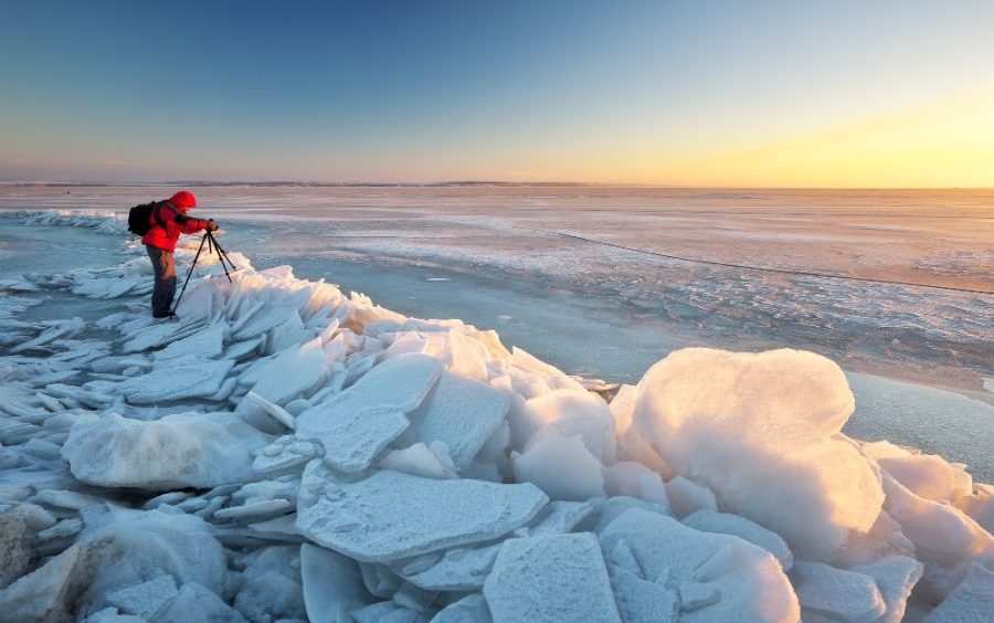 Arctic Blast Blankets Canada in Ice, Transforming the Nation into a Winter Wonderland