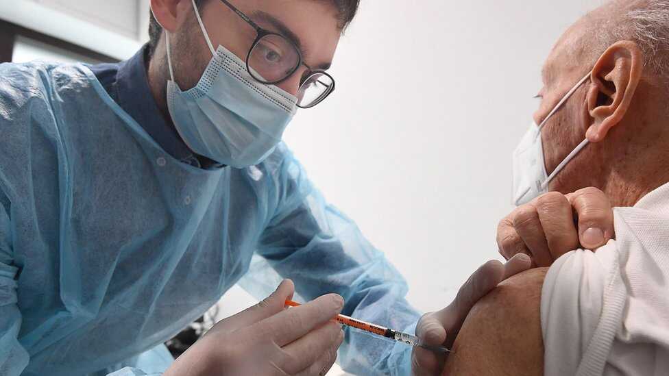 An Italian man tries to obtain a vaccination certificate by using a silicone arm ruse.