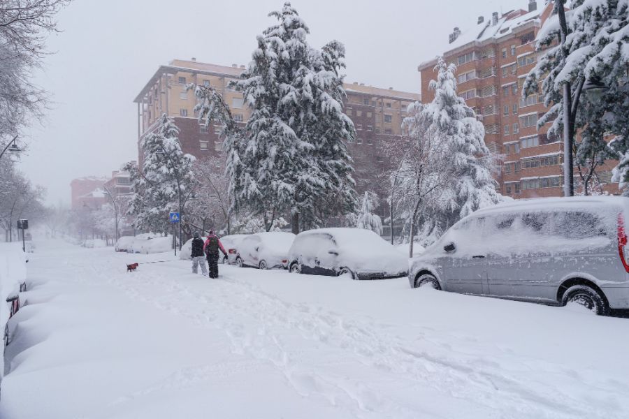 Winter storm brings snow, heavy rain and tornado in the United States