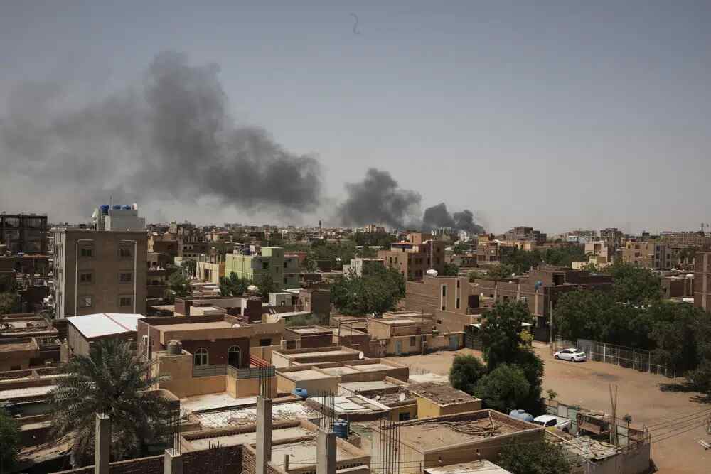 Sudan conflict Rockets hit Khartoum market as talks collapse