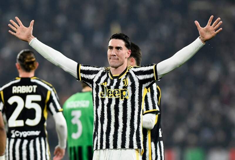 Vlahovic double fires Juventus to 3-0 win over Sassuolo