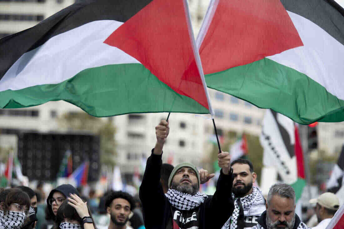 Tens of thousands join a pro-Palestinian march in Washington, DC, saying no ceasefire, no votes.