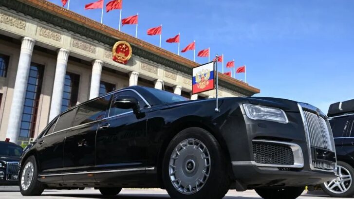 Kim Jong Un receives expensive automobile as a gift from Vladimir Putin.