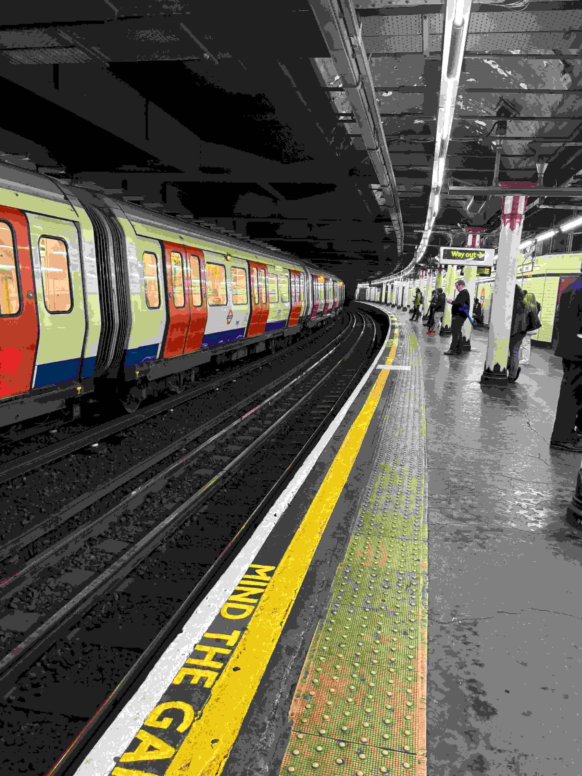 TfL Announces Trial Fare Cuts for Friday Travel on the Tube (UK)