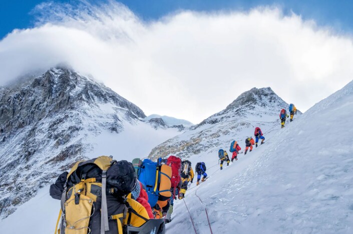 Mount Everest: The Pinnacle of Earth’s Majesty and Human Endeavor