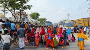 Movement of Garment Workers on Dhaka-Mymensingh Highway in Gazipur, Severe Traffic Jam