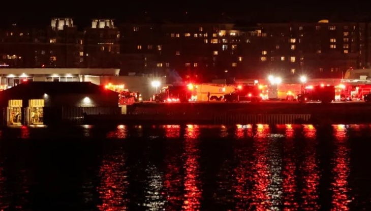 Jet Collides with US Army Helicopter, Crashes into Potomac River in Washington DC