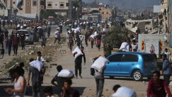 Desperate Gazans Storm World Food Programmer Warehouse Amid Growing Hunger Crisis