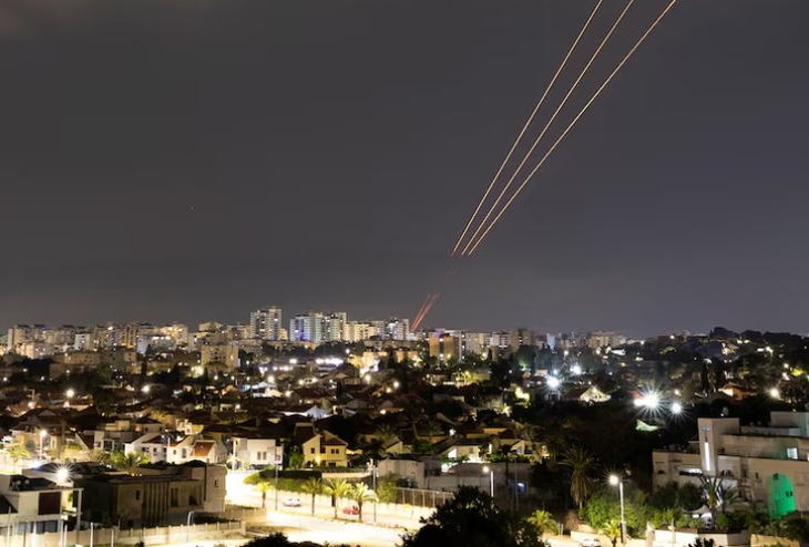 Israel Paralyzed by Continuous Iranian Attacks, 35 Still Missing Under Rubble Israel Paralyzed by Continuous Iranian Attacks, 35 Still Missing Under Rubble
