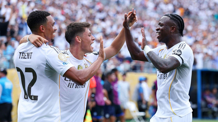 Real Madrid Shine with a Magical Win Despite Being Down to 10 Men Real Madrid Shine with a Magical Win Despite Being Down to 10 Men