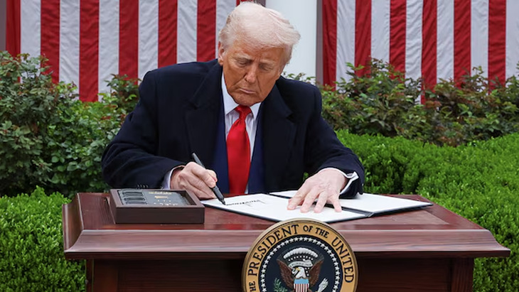 Trump Threatens Tariff Hike on 14 Countries Including Bangladesh Trump Threatens Tariff Hike on 14 Countries Including Bangladesh