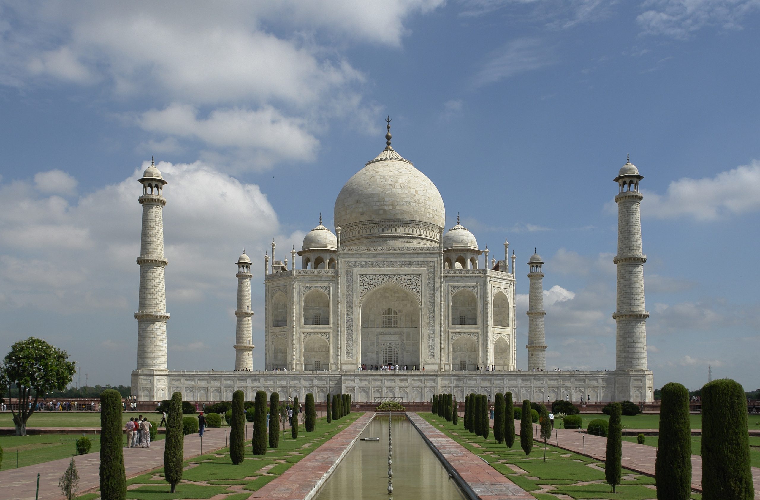 Hidden Stories in Mughal Architecture: A Unique Blend of Persian and Indian Heritage Hidden Stories in Mughal Architecture: A Unique Blend of Persian and Indian Heritage
